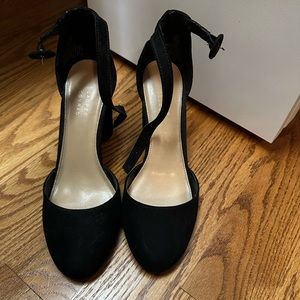 Lauren Conrad Black Womens Heels